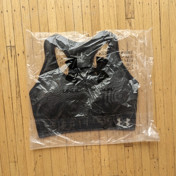 Under Armour Racer-back Sports Bra - Picture 2 of 3